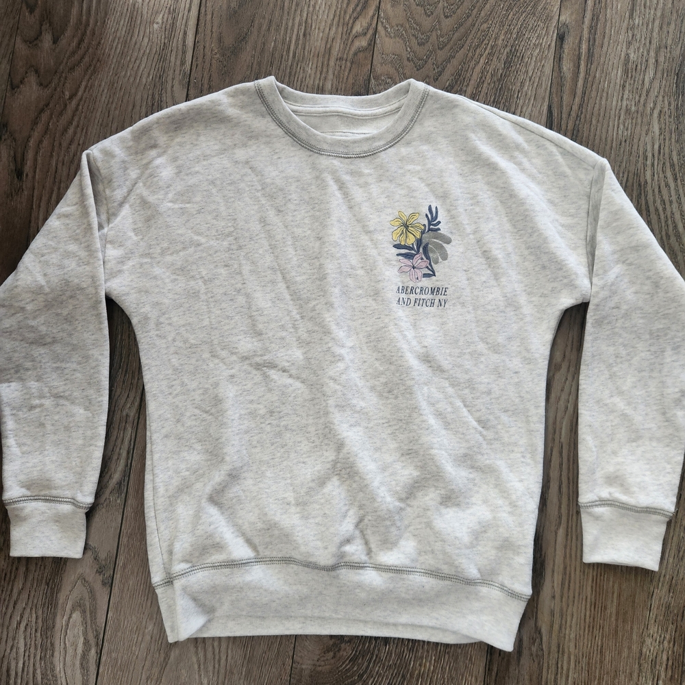 Abercrombie & Fitch Heather Gray Crewneck Sweater
